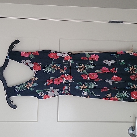 Closet clean out:) - Picture 2 of 3